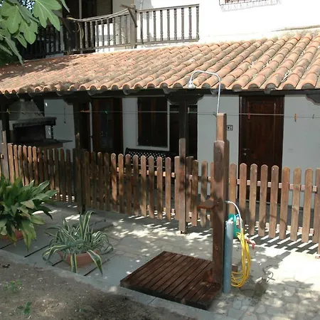 Traditional Beachfront In Kalogria! קאלוגריה