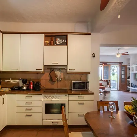 Holiday home Traditional Beachfront In Kalogria! *