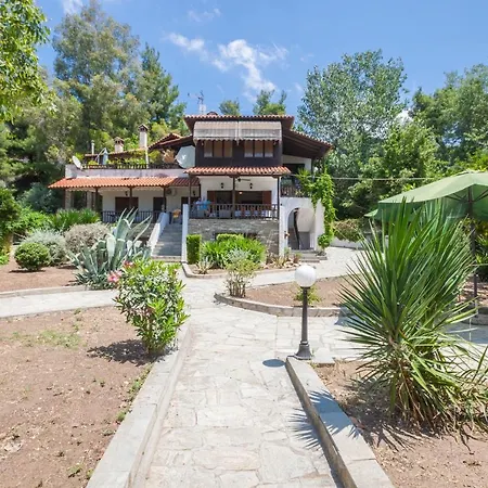 בית נופש Traditional Beachfront In Kalogria!