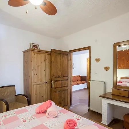 בית נופש Traditional Beachfront In Kalogria! קאלוגריה