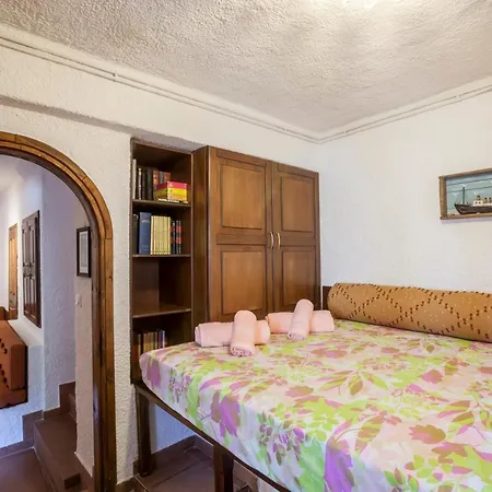 Traditional Beachfront In Kalogria! *