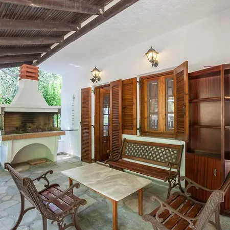 Traditional Beachfront In Kalogria! Feriehus Kalogria (Sithonia)