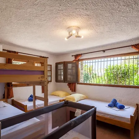 Feriehus Traditional Beachfront In Kalogria! *
